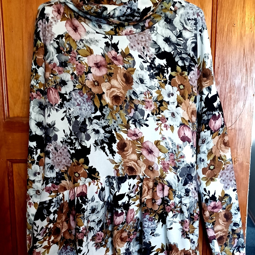 Floral long-sleeved
